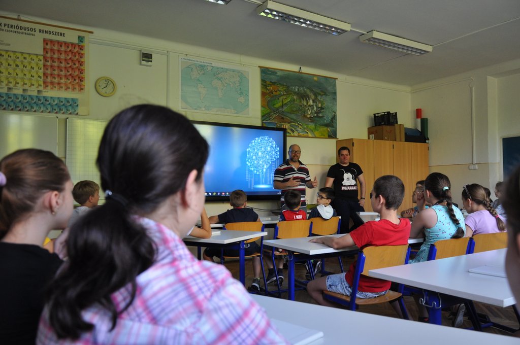 2019. 4..b 12 teremben.JPG