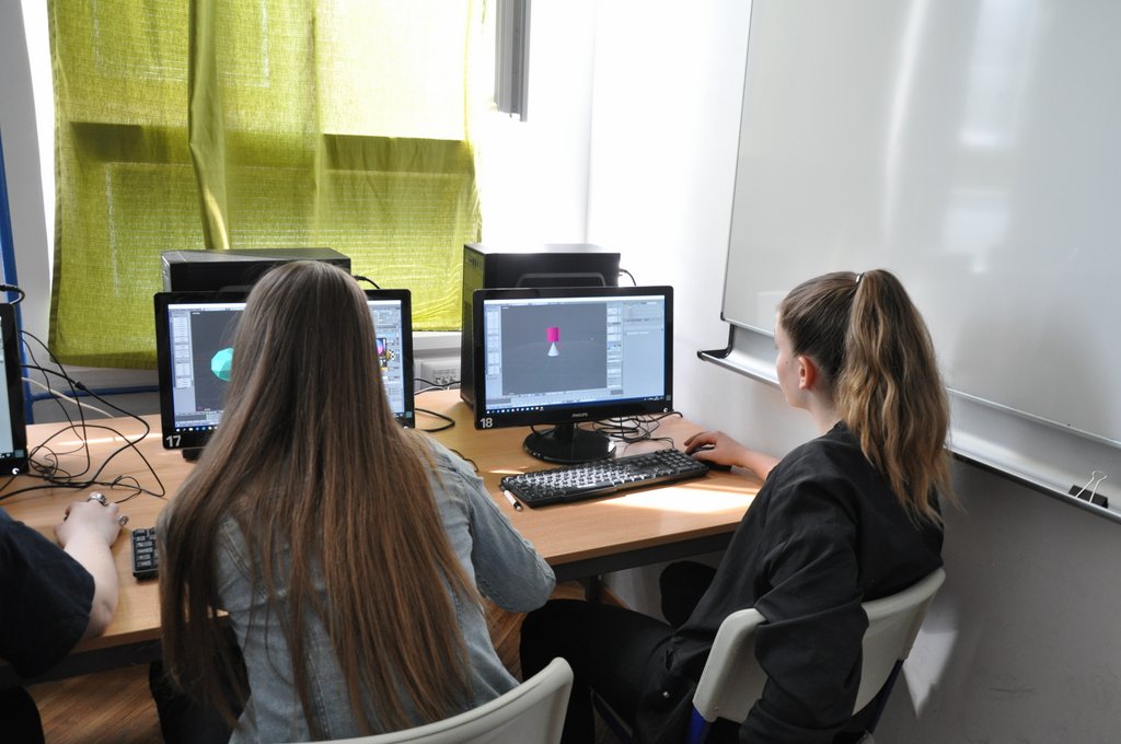 2019. DTH 8. evf eTalonSchool  025.JPG