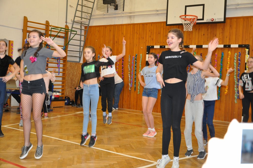 2019.01.25. Felsős farsang 096.JPG