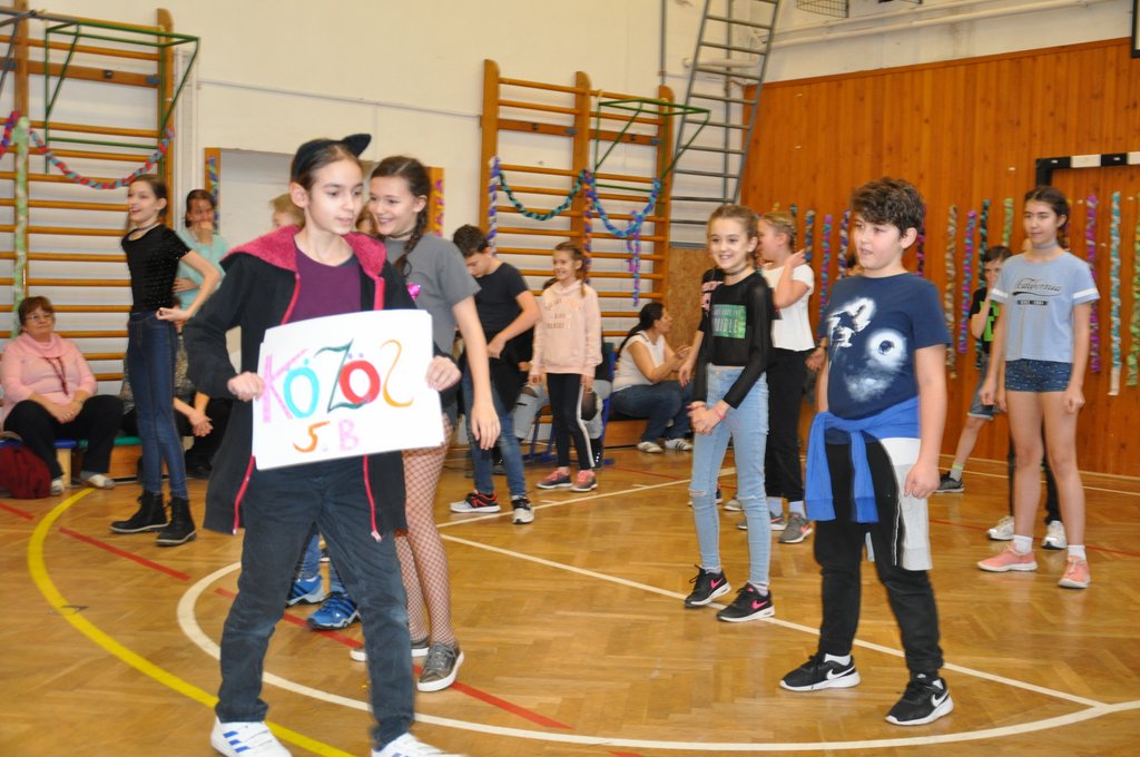 2019.01.25. Felsős farsang 100.JPG