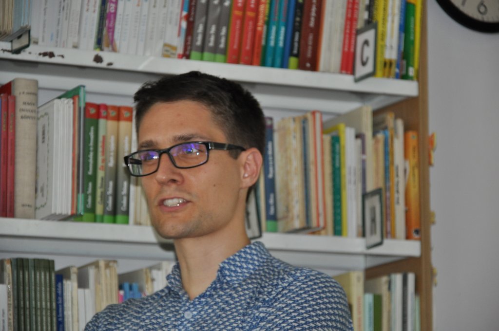 2019. David Adam iro olvaso_11.JPG