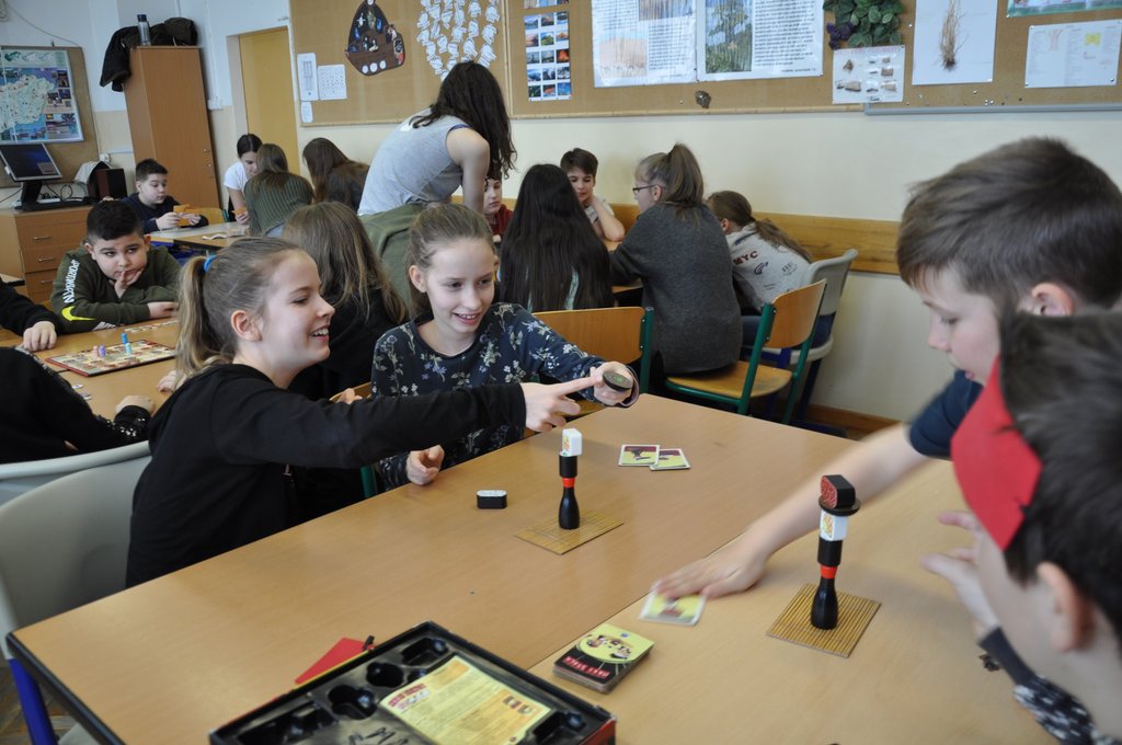 Tarsasjatek 2020.03 27.JPG